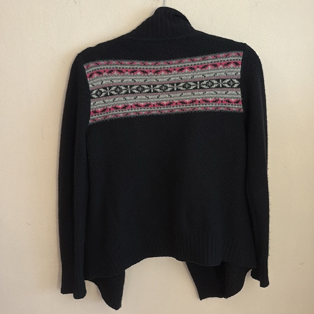 Cardigan. - Picture 7 of 9